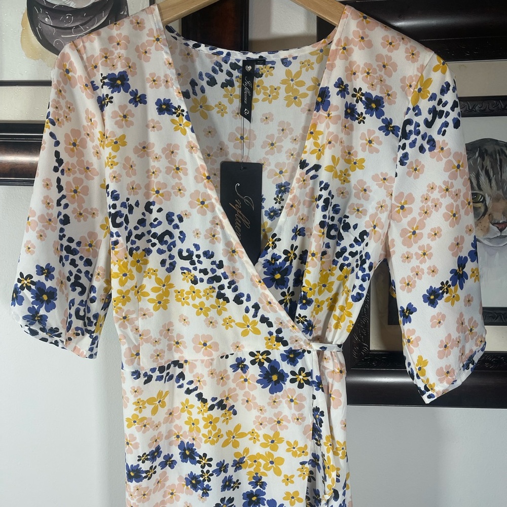 NWT Influence wrap midi dress floral print size 8